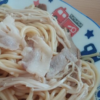 子供が喜ぶ！簡単！豚肉とえのきのバター醤油パスタ♪